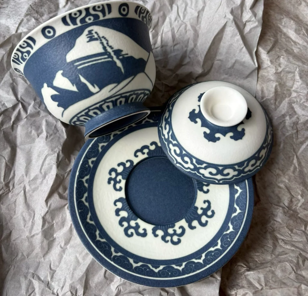 The Mount Kailash Gaiwan Set